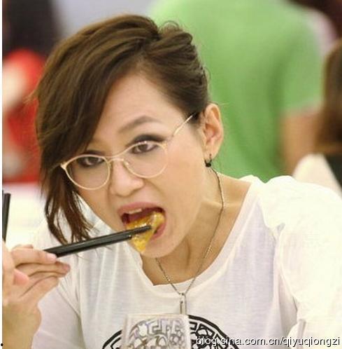 明星吃瓜被误伤视频大全,盘点那些被视频“误伤”的瞬间